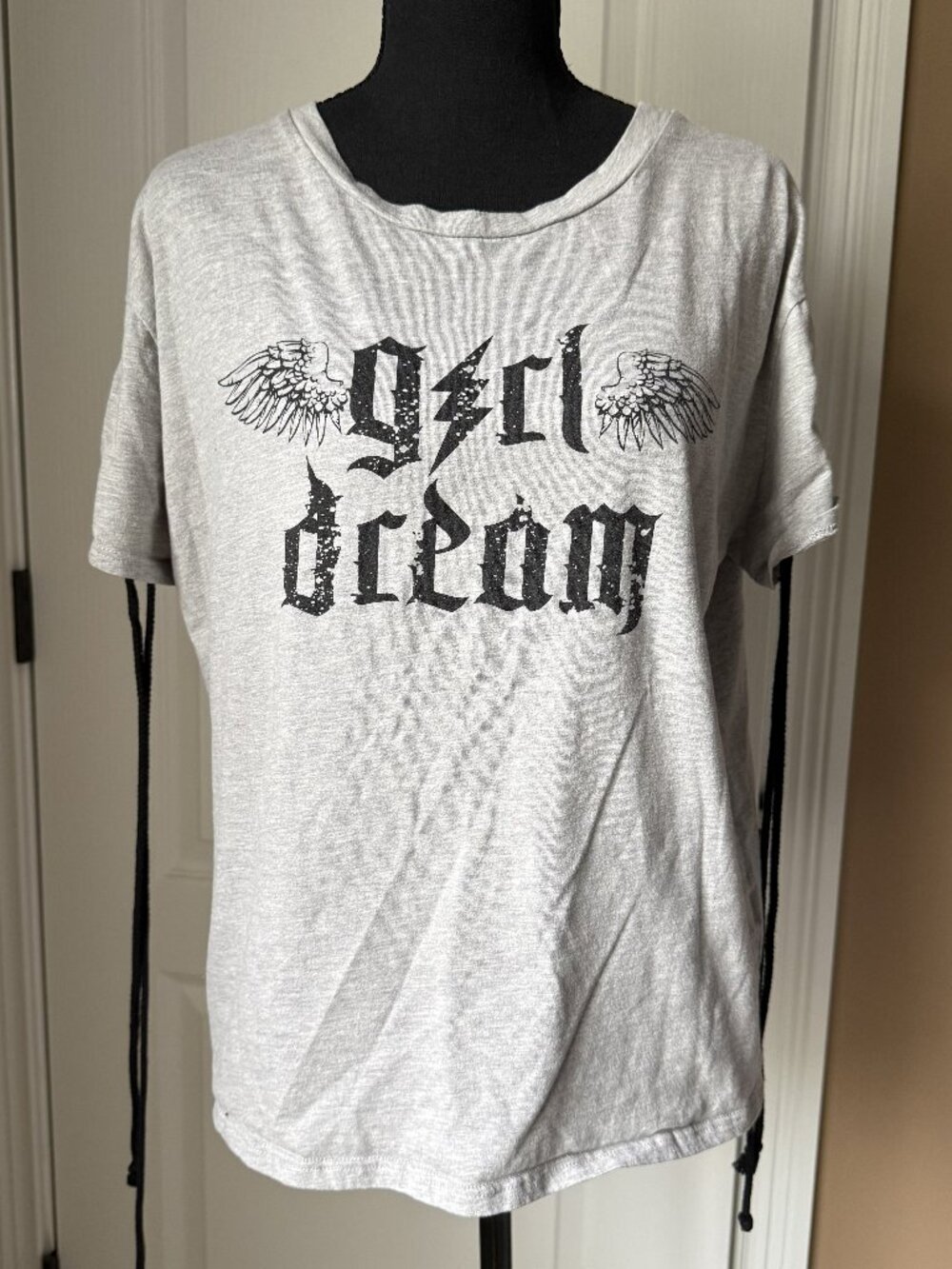 Local Lab Grey Gothic "Girl Dream" Graphic Tee Lace-Up Sleeves Size Medium